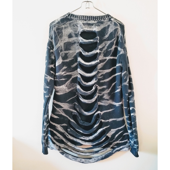 T Party Fashion Sweaters - 🦋 3/$15 Tie Dye Sweater with Cut-out back